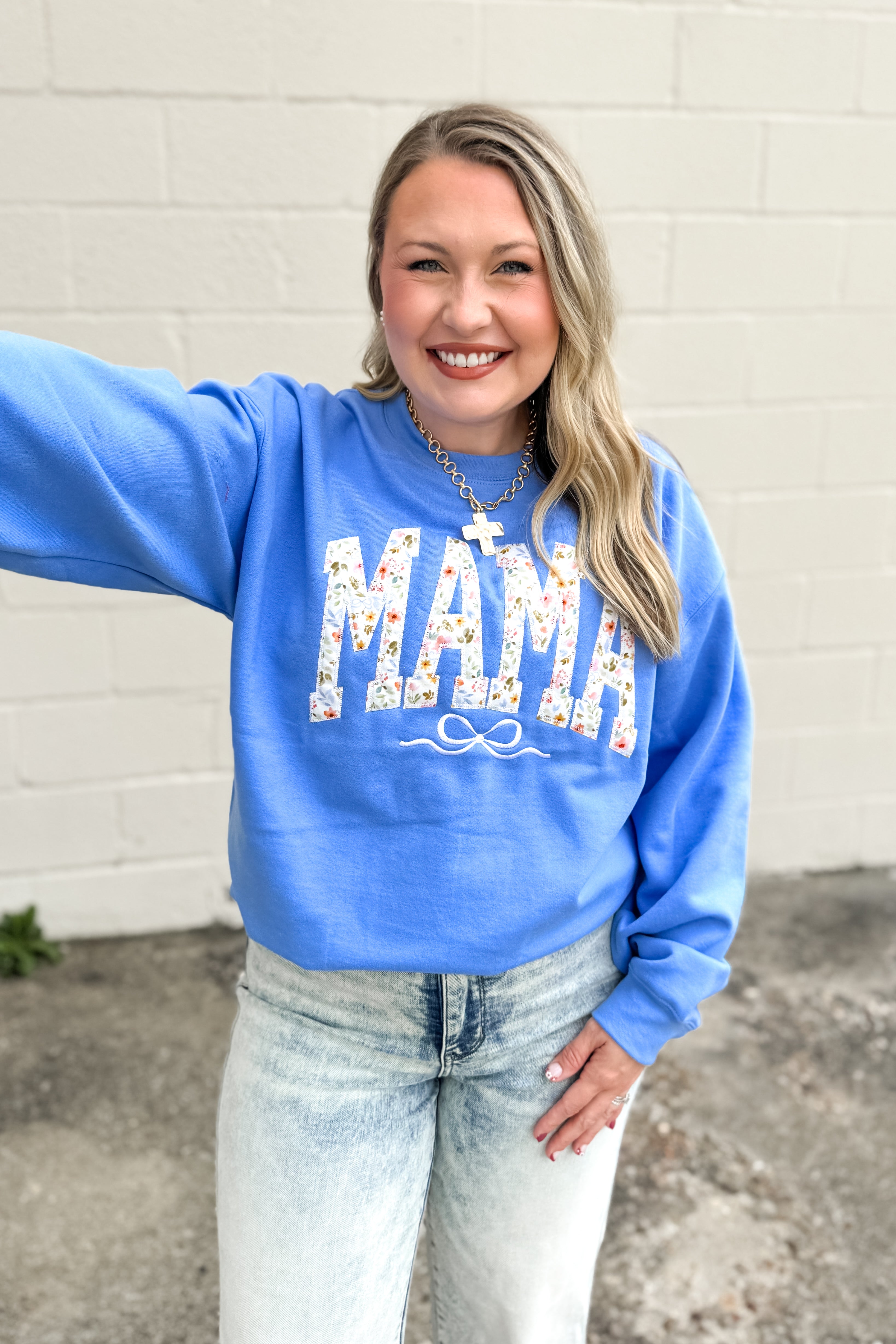 Floral Mama Bow Applique Graphic Sweatshirt