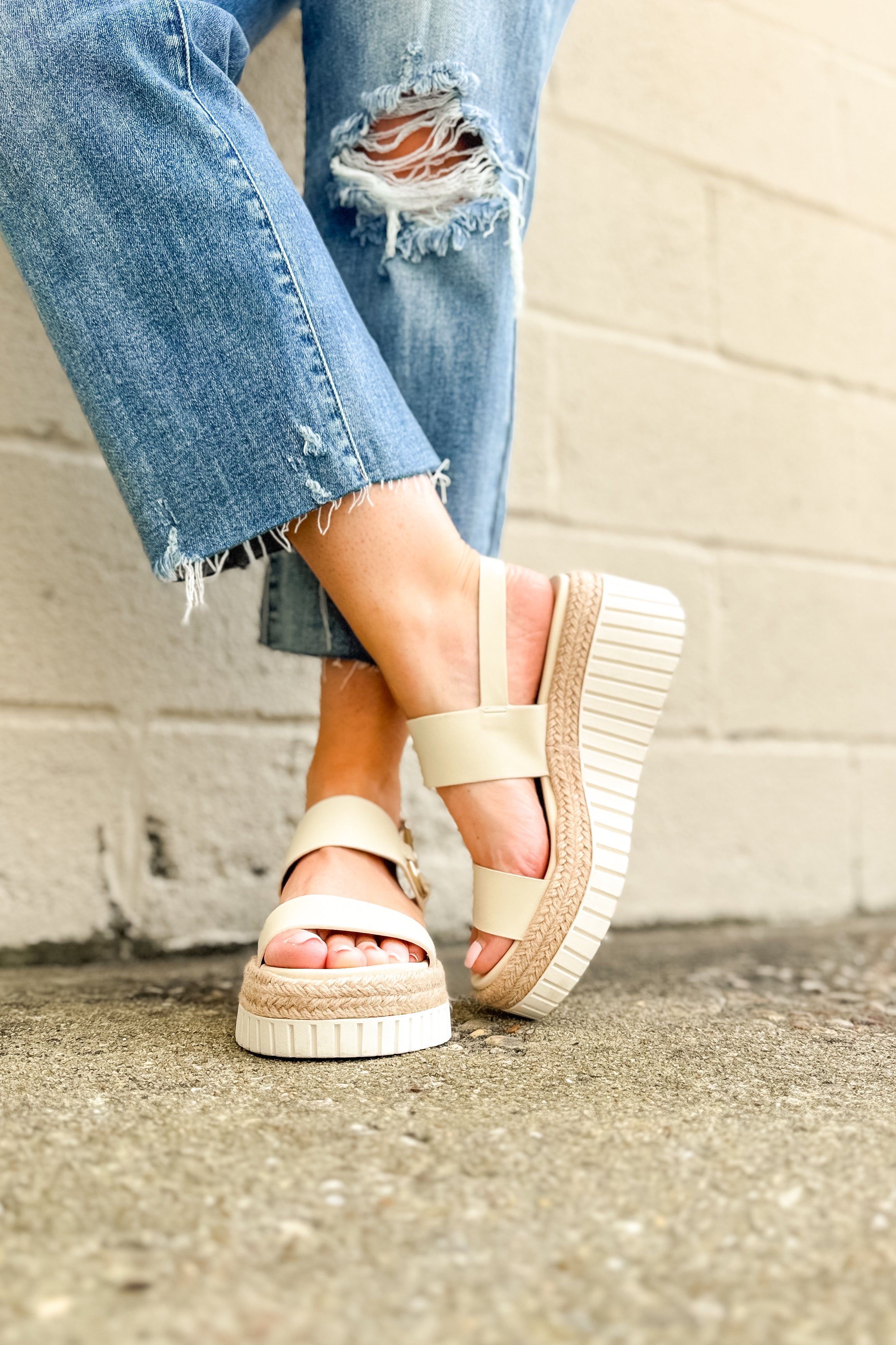 MIA Yuna Wedge Sandal, Bone