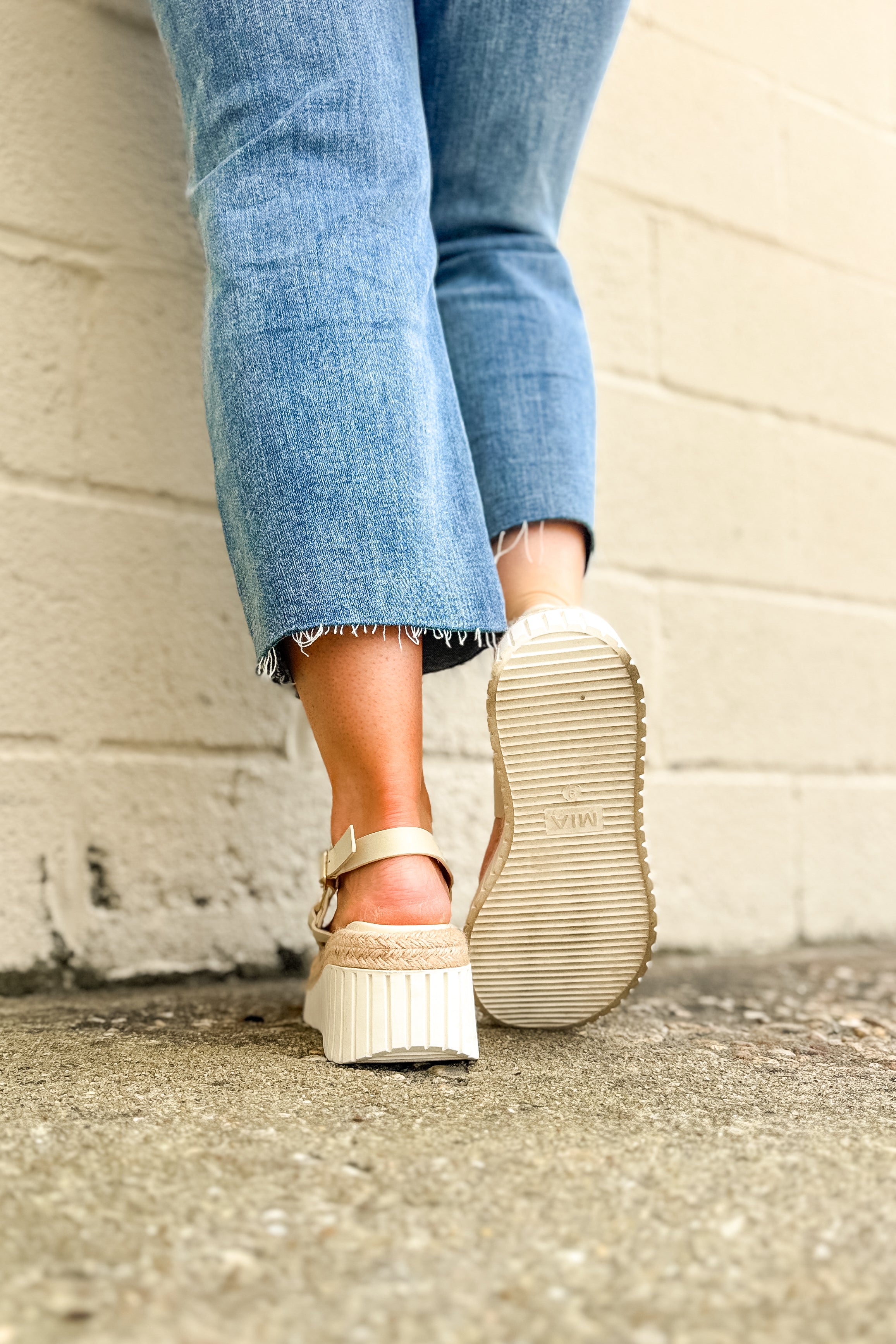 MIA Yuna Wedge Sandal, Bone