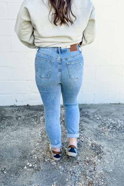 Judy Blue Daria Distressed Mid-Rise Tummy Control Jeans, Light Wash