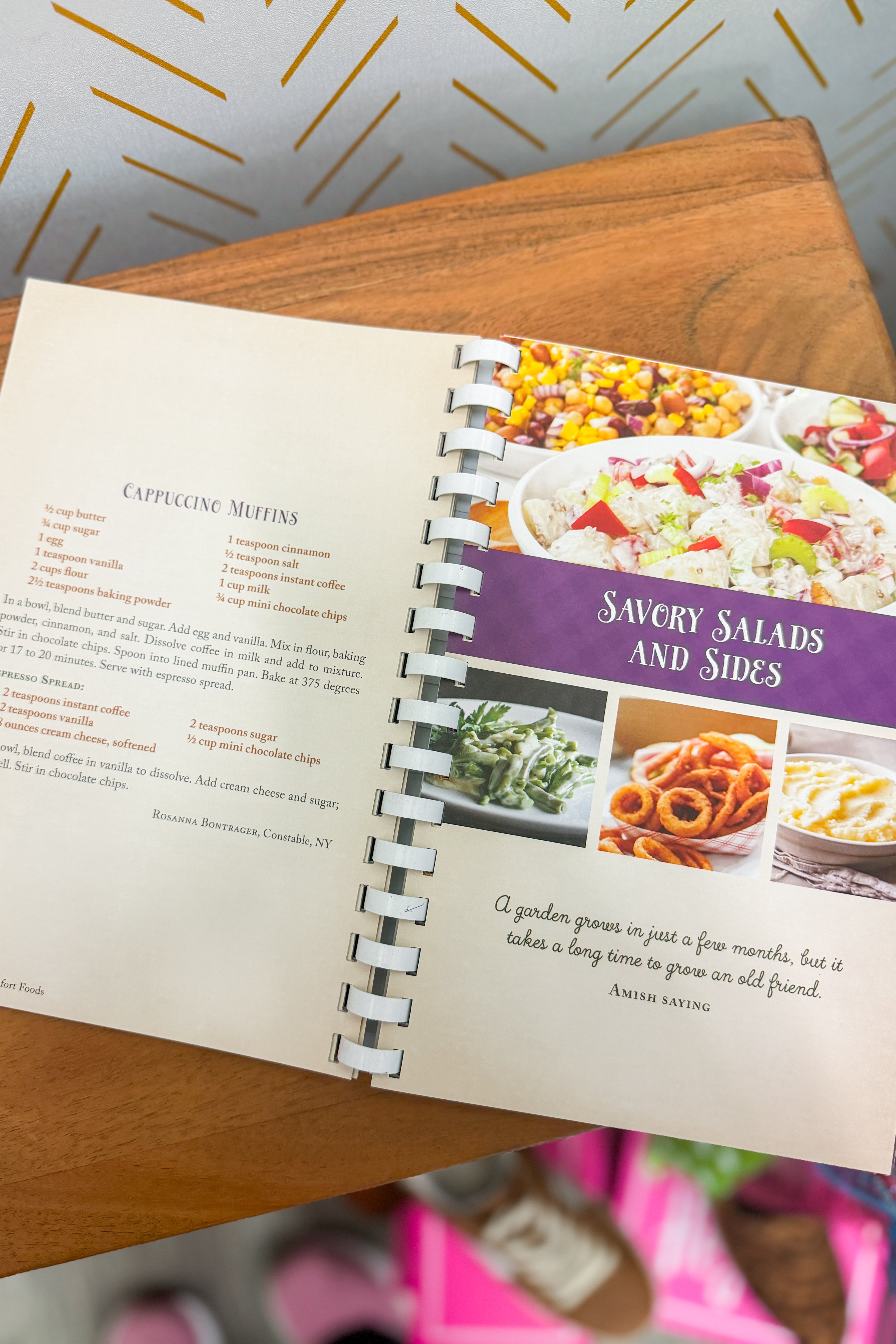 Wanda E. Brunstetter's Amish Friends Comfort Foods Cookbook