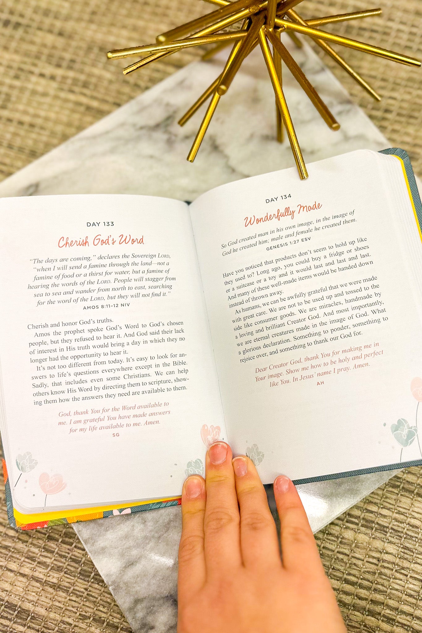 3-Minute Daily Devotions for Moms Book