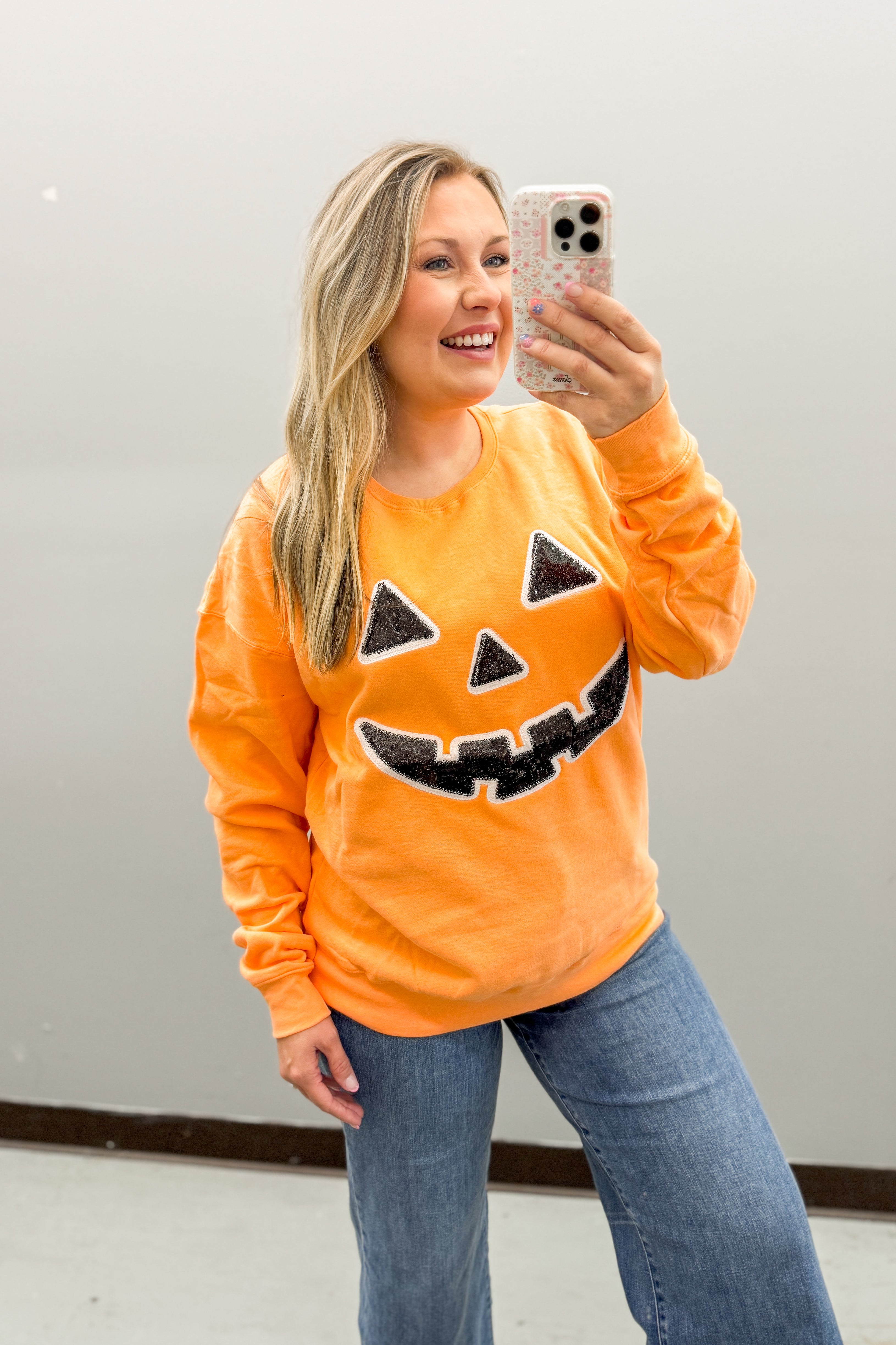 Sequin Pumpkin Face Graphic Sweatshirt