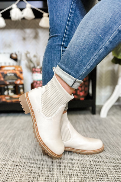 Corky's Cabin Fever Boots, Cream