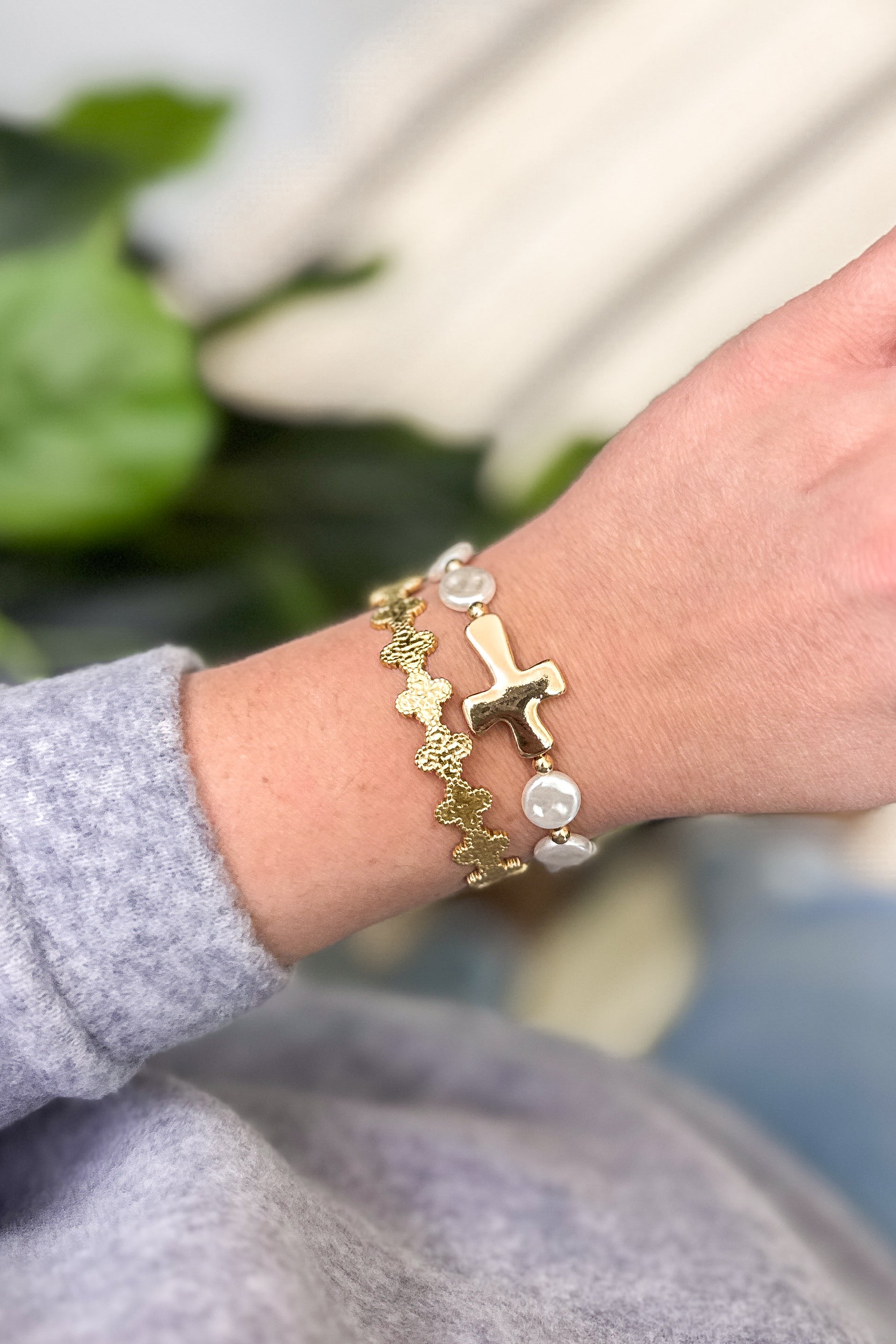 Linked Clover Cuff