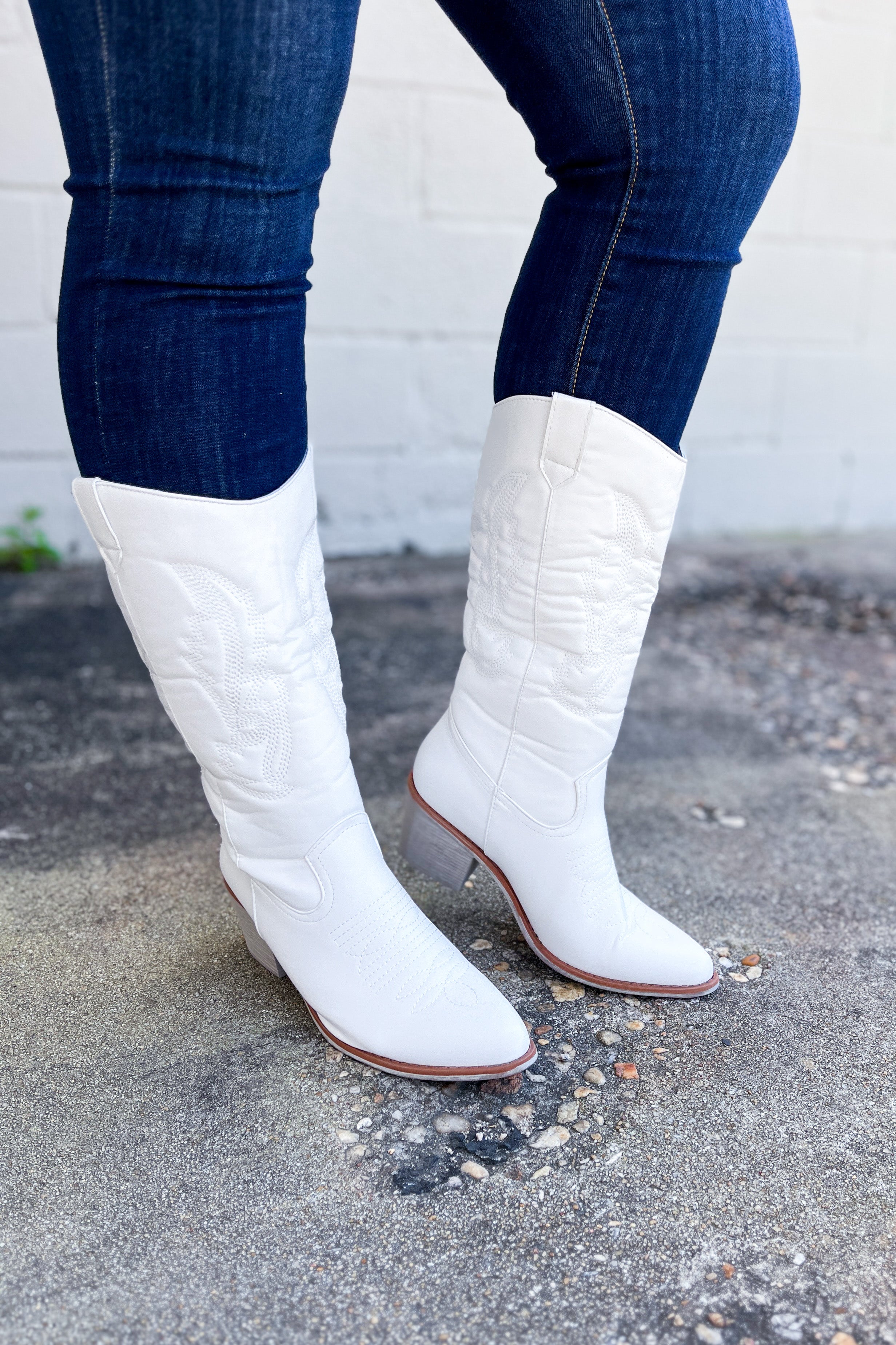 Shania White Cowgirl Boots