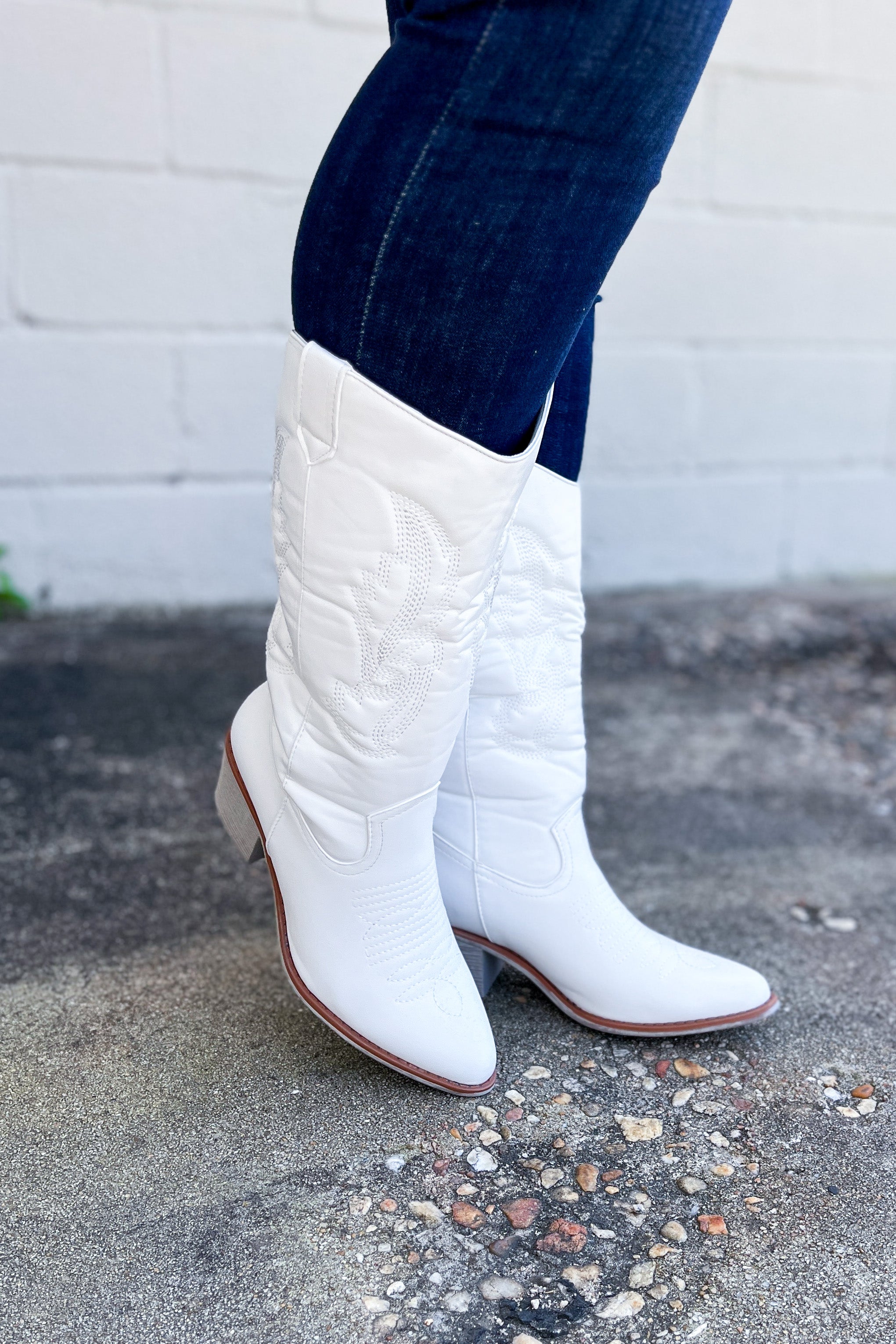 Shania White Cowgirl Boots