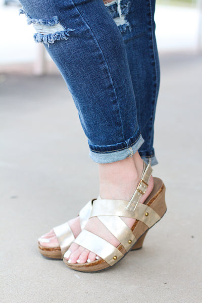 The Lilah Wedge, Gold