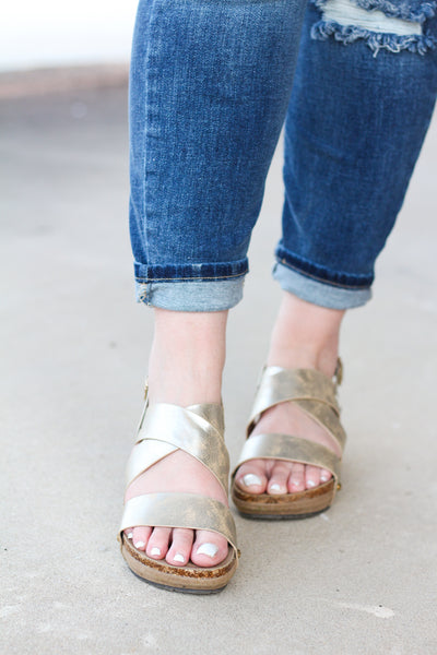 The Lilah Wedge, Gold