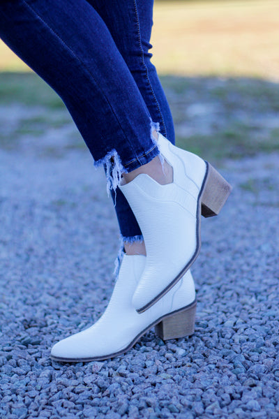 RESTOCK | Showtime White Booties
