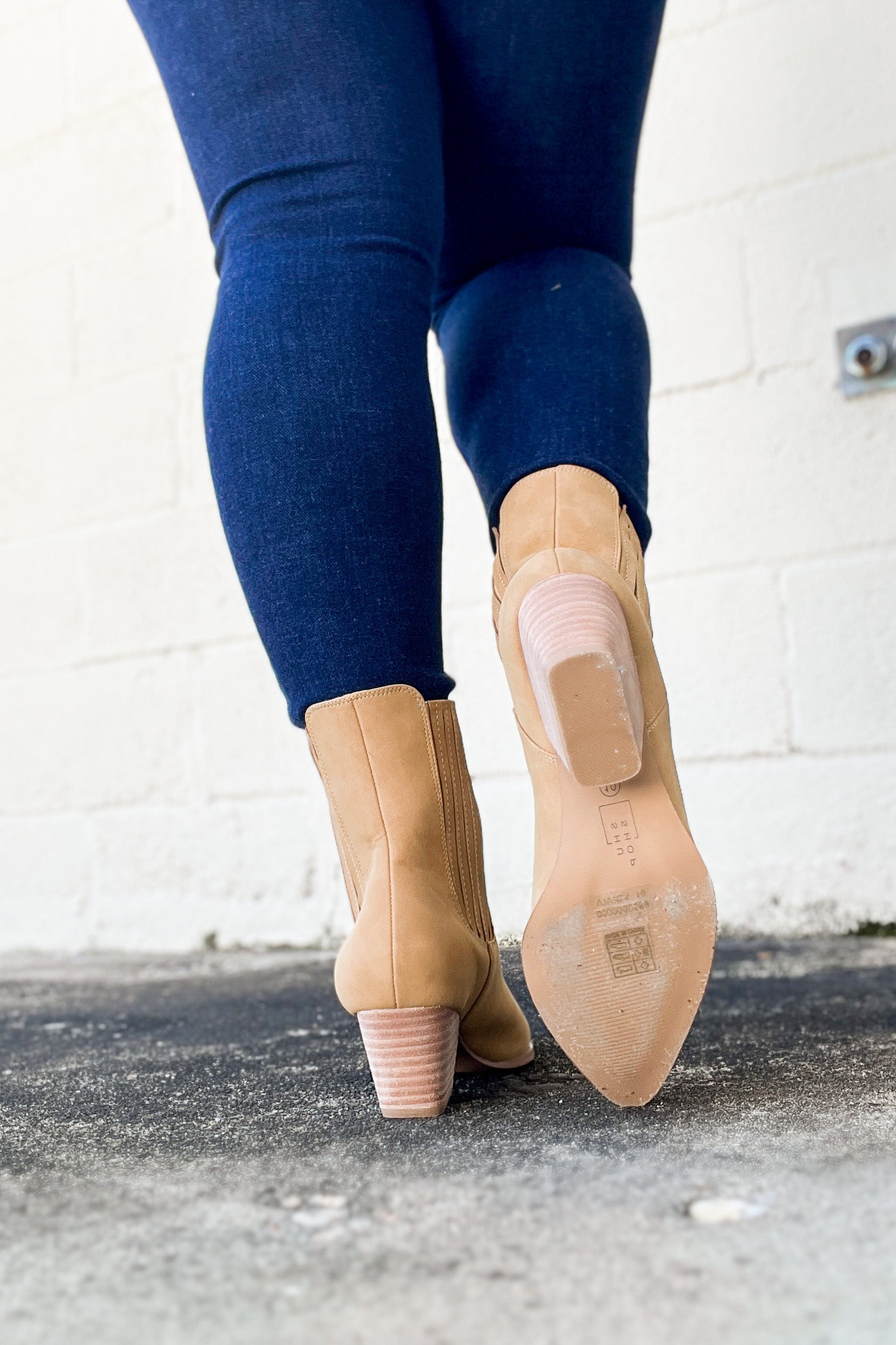 SALE | Vivica Bootie, Camel