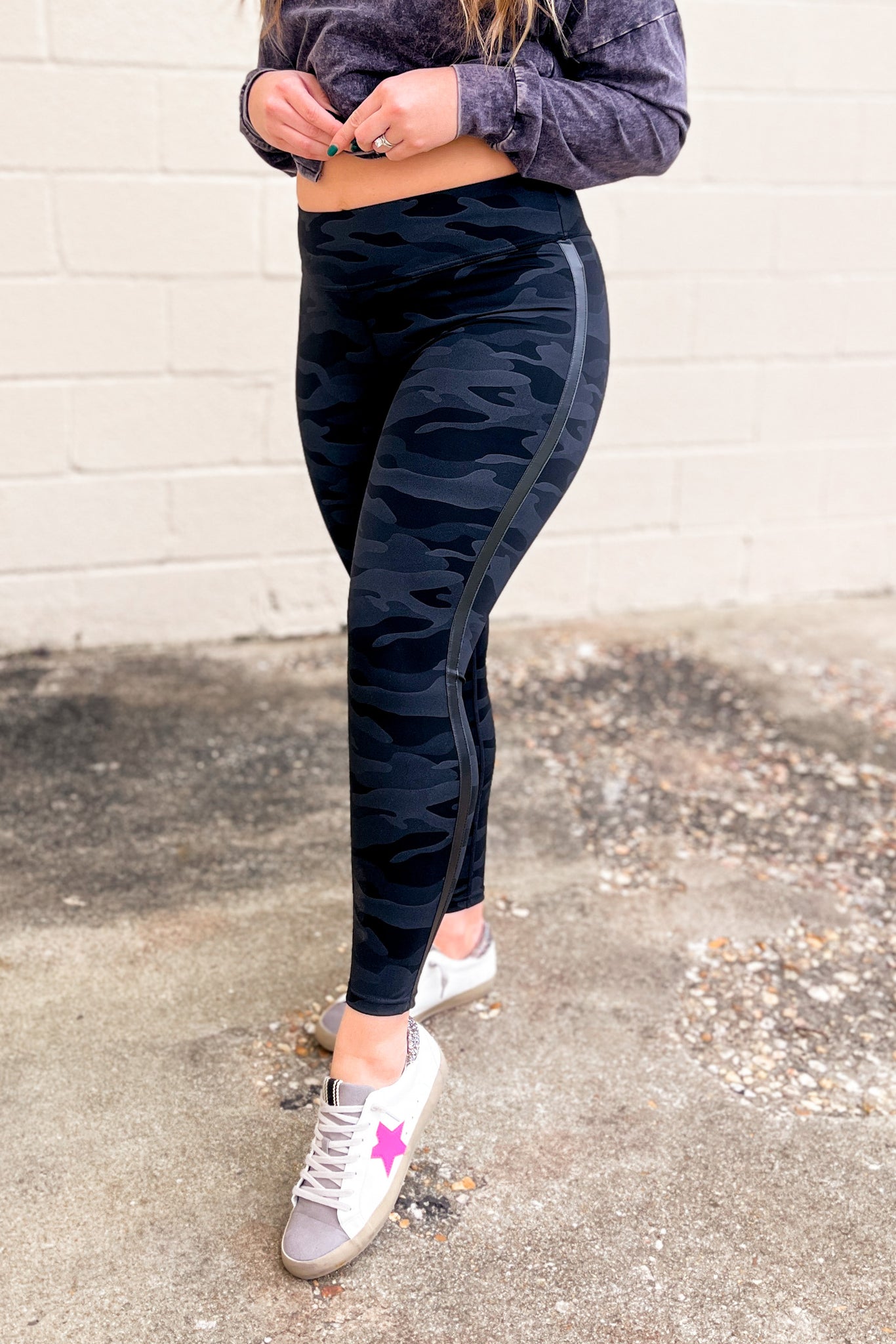 How To Style Camo Print Leggings | Connecticut Fashion and Lifestyle Blog |  Covering the Bases